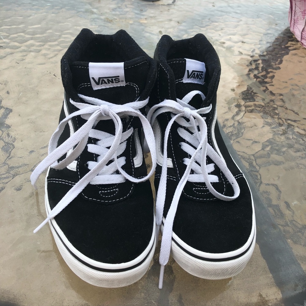 VANS HIGH TOPS WOMENS 6.5